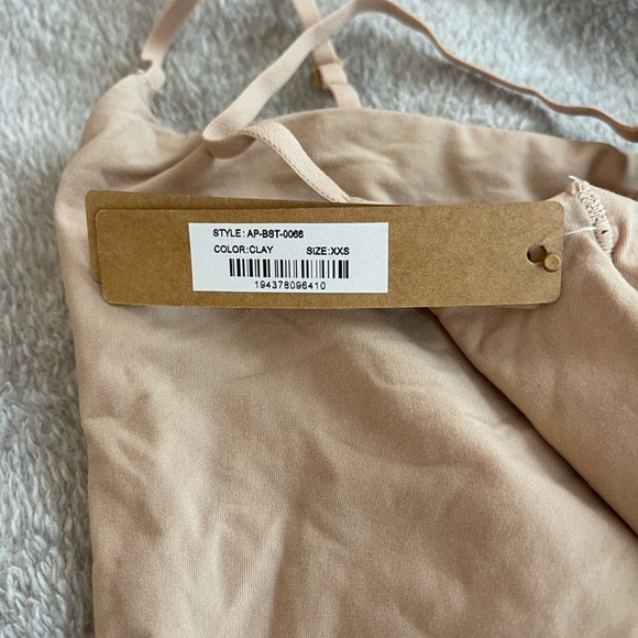 Skims Tank Bodysuits - Picture 2 of 4